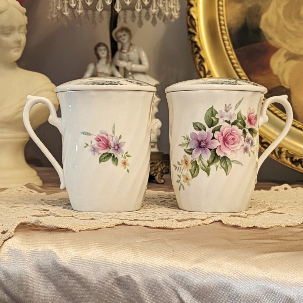 Vintage Floral Gold Trim Fine Bone China Mugs 2 pc Royal Kendal Purple Pink 1985